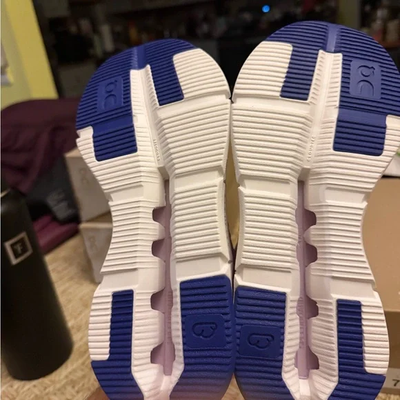 On CLOUD CLOUDNOVA FORM SZ 7 woman new in box $220 retail price - Picture 4 of 4